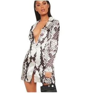 Pretty little things blazer size 6